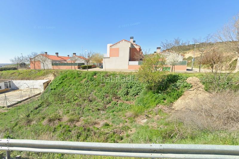 Foto 2f84062c-a5bf-4a13-b62f-505bba636d1d. Terreny residencial a calle ciguñuela 9 a Simancas