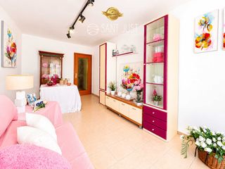 Apartament a Carrer d'enrico caruso 16. Apartamento de dos habitaciones en la pineda