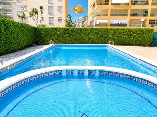 Appartement in Carrer d'enrico caruso 16. Apartamento de dos habitaciones en la pineda