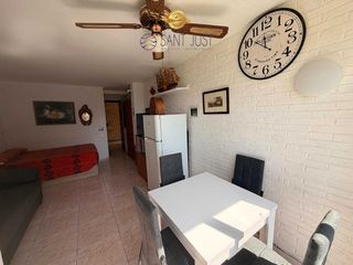 Miete Studiowohnung  Carrer de joaquim serra. Alquiler de larga duracion