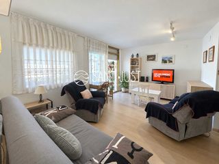 Piccolo appartamento in Carrer d'emili vendrell 8. Apartamento a la venta en la pineda