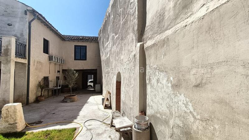 Foto c1871db3-4300-4b38-ae30-80f70f96a6f5. Casa adossada amb aparcament piscina a Chinchón