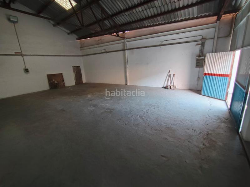 Foto febe1123-4512-4b47-8cbd-bf4da932abb2. Bâtiment à usage industriel dans Chinchón