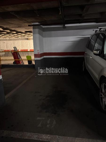 Foto 064fa0b0-3a56-4540-a542-326a02334346. Parking coche boxplaza de garaje en venta en Vista Alegre Madrid
