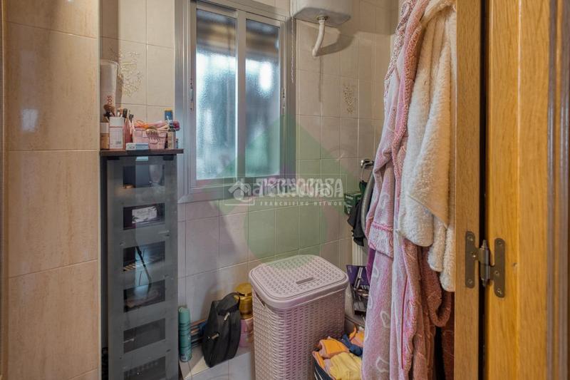 Foto f82a3d09-35ec-4e25-88b7-062f8396c7b4. Flat with heating in Vista Alegre Madrid