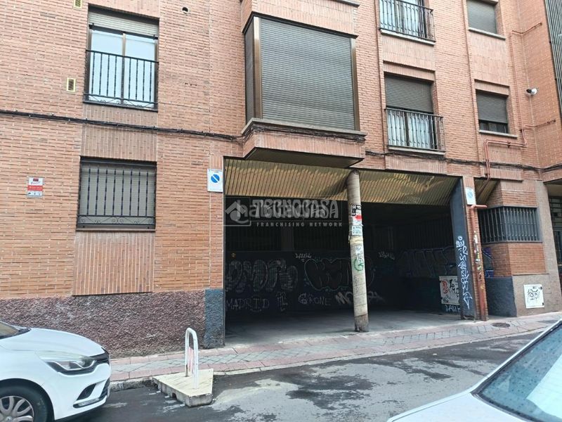 Foto 13432bb2-3783-4da0-a916-ea3f46b3f93f. Aparcament cotxe a Puerta Bonita Madrid