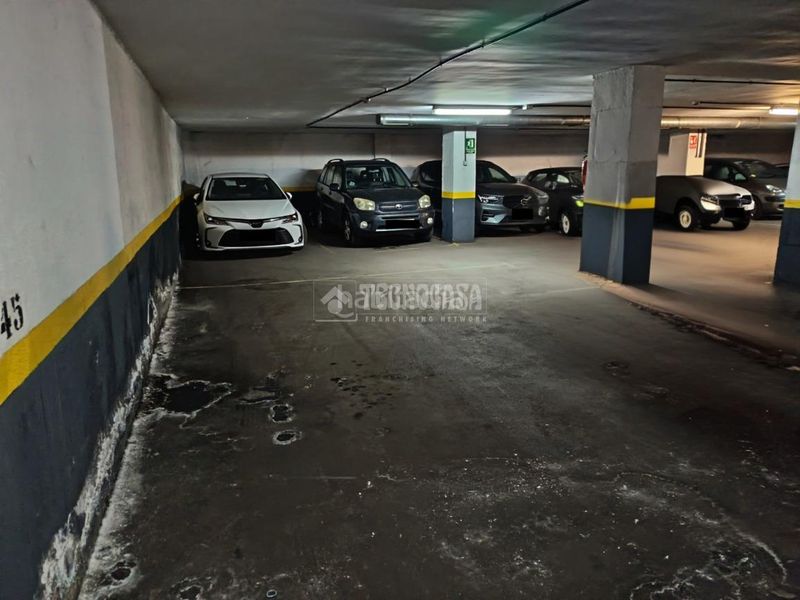 Foto 6a1b957a-0563-4e49-9a85-659cf8abb3f4. Aparcament cotxe a Puerta Bonita Madrid