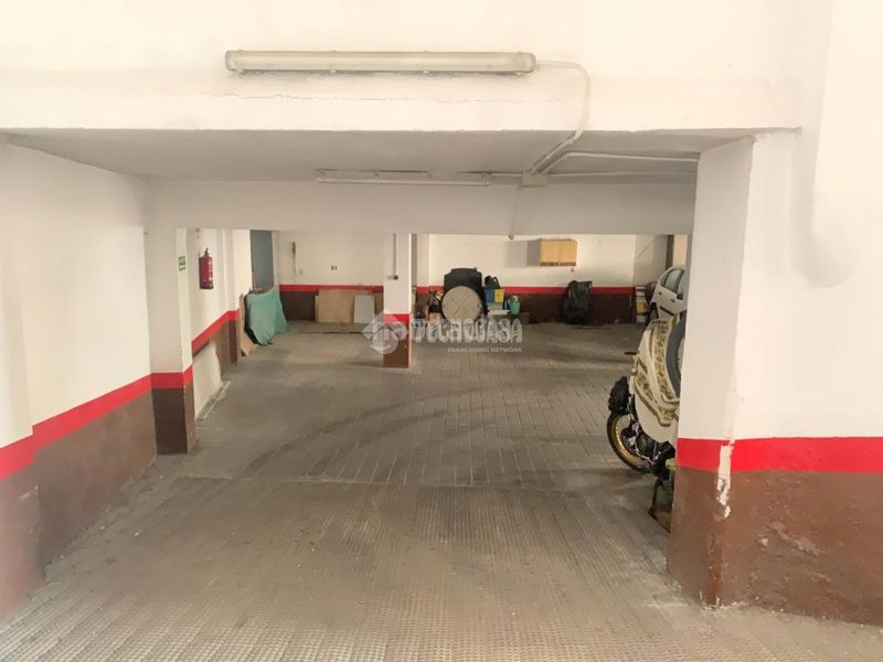 Foto bed30c6c-6bd5-45d5-97dd-b9d1e7fdde9f. Aparcament cotxe a Puerta Bonita Madrid