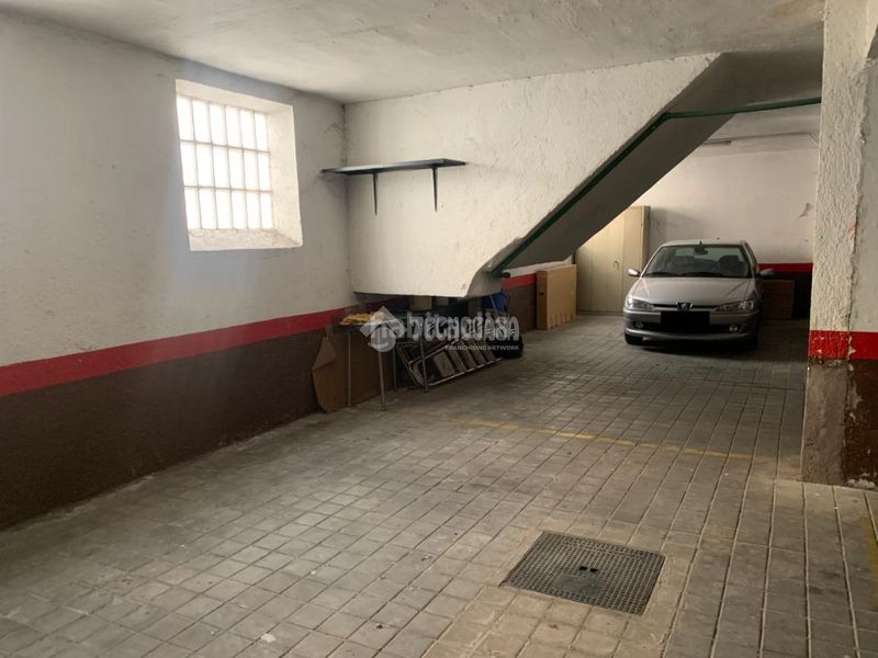 Foto ee333a10-8ea9-4d98-9737-6690a82ac737. Aparcament cotxe a Puerta Bonita Madrid