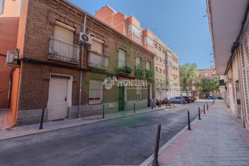 Foto 5dbdb501-6492-49ff-8277-d335c1635c1a. Piso  en venta en Vista Alegre Madrid
