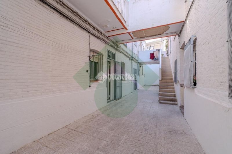 Foto cf6d435f-f200-4f6b-afba-7a28cadeb58c. Piso  en venta en Vista Alegre Madrid