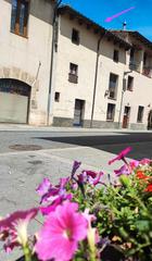 Casa adossada  Carrer del joc de la pilota. Casa cèntrica per reformar. preu: 156.000€