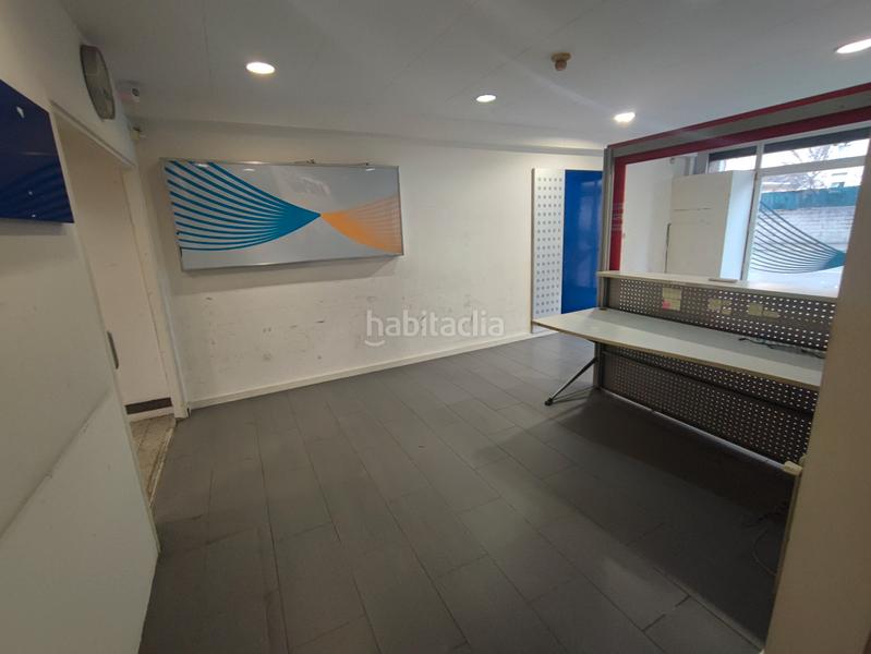 Foto 159a0265-0ca1-44b2-82d7-a372cee7e208. Lloguer local comercial a avinguda de martí genís i aguilar 69 a Vic