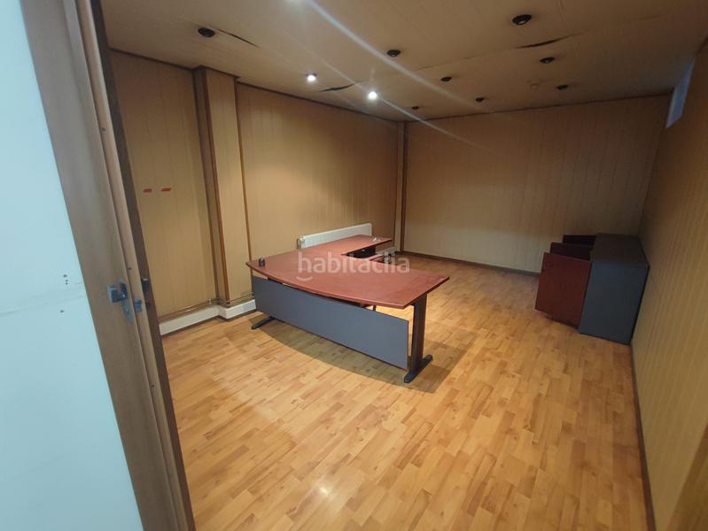 Foto 9636eb6f-3ad9-487b-8348-cac986ae561d. Location local commercial dans avinguda de martí genís i aguilar 69 dans Vic