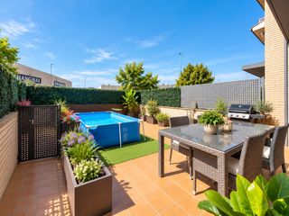 Reihenhaus in Cassà de la Selva. Ideal casa per viure a zona tranquila amb tots els serveis