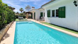 Chalet in Cala Sant Vicenç. Chalet en cala san vicente con piscina