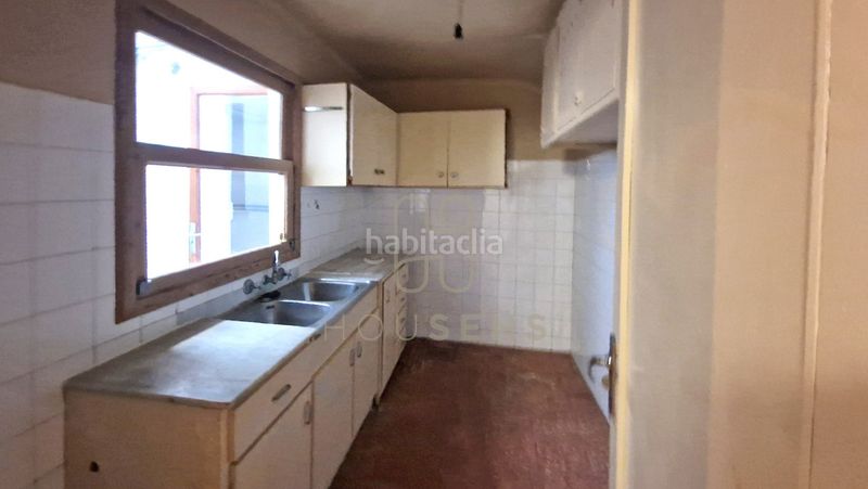 Foto eafe39ab-c8f2-48bb-9b2f-e9645c053a3a. Casa adossada amb xemeneia a Pollença poble Pollença