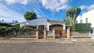 Chalet in Bacarés-Manresa-Bonaire. Chalet unifamiliar en bonaire, alcúdia.