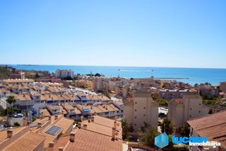 Apartamento en Calle málaga 3. “te presentamos esta espectacular vivienda ubicada en una exclus