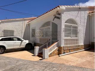 Casa a L´Albir. Chalet adosado en una planta de 2 dormitorios en el centro del a