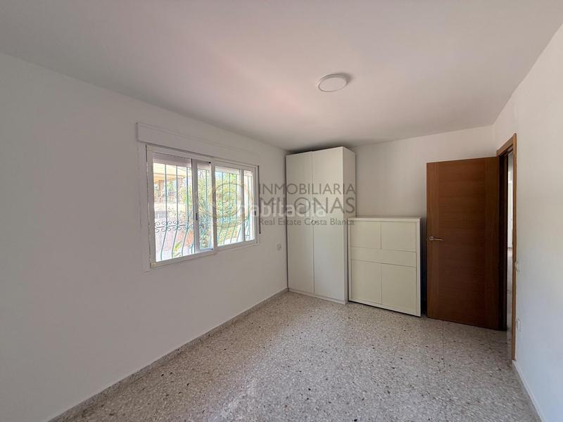 Foto 300fc8de-a0b2-4c99-bf67-6072f19f5951. Lloguer casa amb aparcament a Rincón Bajo Benidorm