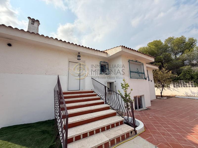 Foto e30e33ba-c893-45b5-a46e-1b656abe48f4. Lloguer casa amb aparcament a Rincón Bajo Benidorm