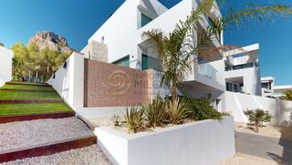Casa a Polop. Lujosa villa de estilo moderno construida en zona residencial en