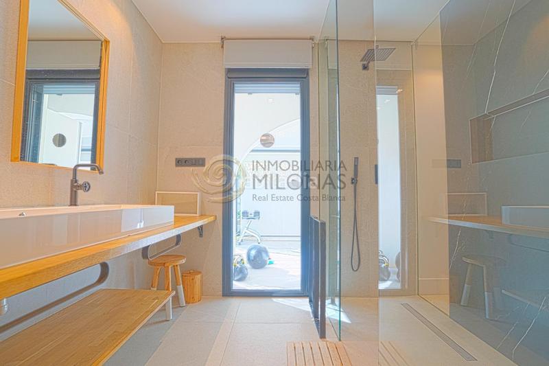 Foto 42fb9c39-e9ad-450c-8e06-f11cb79b3c1b. Xalet amb calefacció aparcament piscina a L´Albir Alfàs del Pi (l´)