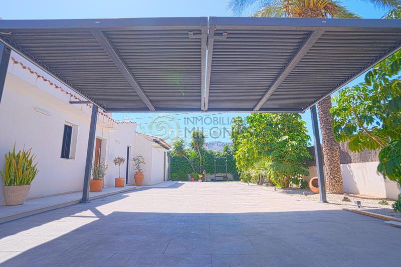 Foto b8d04a80-e4fd-45d6-81db-c17698283a54. Xalet amb calefacció aparcament piscina a L´Albir Alfàs del Pi (l´)