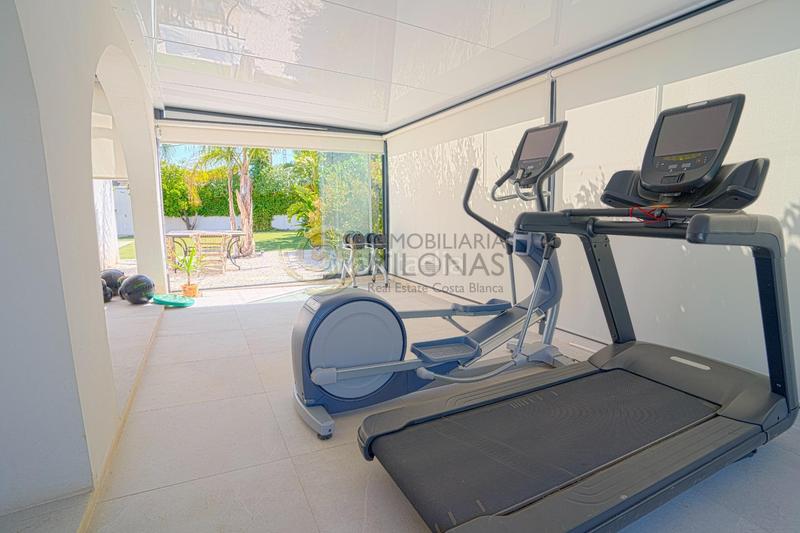 Foto d208d763-0cd4-43a3-a517-18b42e6d2eee. Xalet amb calefacció aparcament piscina a L´Albir Alfàs del Pi (l´)