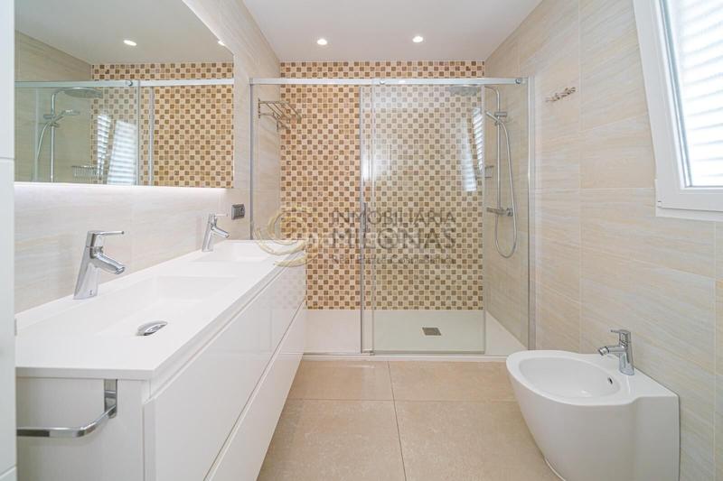 Foto 4990bbca-ae3d-4c02-bc50-0bce6d580ebc. Xalet amb calefacció aparcament piscina a L´Albir Alfàs del Pi (l´)