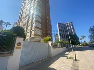 Alquiler Parking coche en Playa Levante. Amplia plaza de garaje en alquiler en benidorm  disponible a par