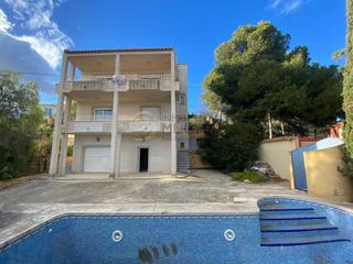 Casa a Coloma. Casa independiente en la nucia con piscina privada y vistas al m