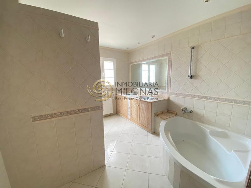 Foto b3686874-7864-49f5-a5f9-762f72387f8b. Maison avec parking piscine dans Coloma Nucia (la)