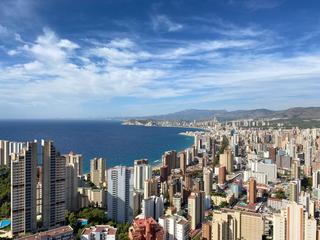 Apartament en Calle viena 8. Apartamento en el edificio torre lugano en planta alta con incre