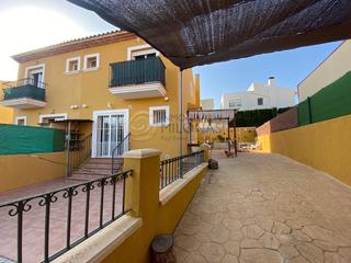 Casa a Montebello - Nou Espai. Casa semi adosada en la nucia con vistas al mar y gran parcela