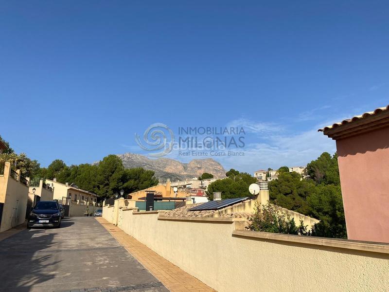 Foto e9d365cf-c4fb-4c7c-a5e0-c77eb1f15751. Casa amb aparcament a Montebello - Nou Espai Nucia (la)