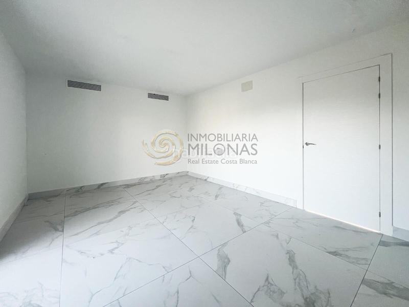 Foto 00cd48d8-b80e-434e-87fa-2f5d564a6a71. Xalet amb calefacció aparcament piscina a Urbanizaciones Benidorm