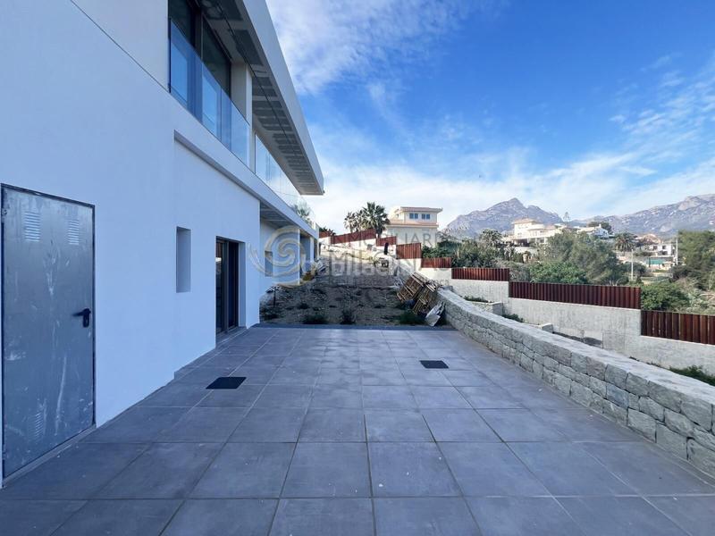 Foto 1a316f06-eea4-480a-9928-53af7ddef33c. Xalet amb calefacció aparcament piscina a Urbanizaciones Benidorm