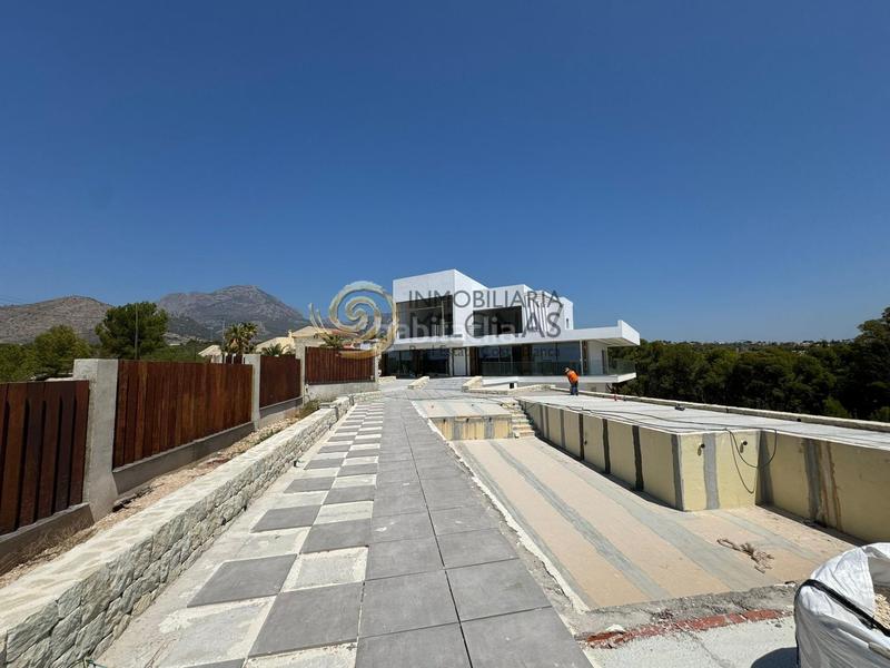 Foto 58738b91-c8d2-4420-9797-2eb0951a67f1. Xalet amb calefacció aparcament piscina a Urbanizaciones Benidorm