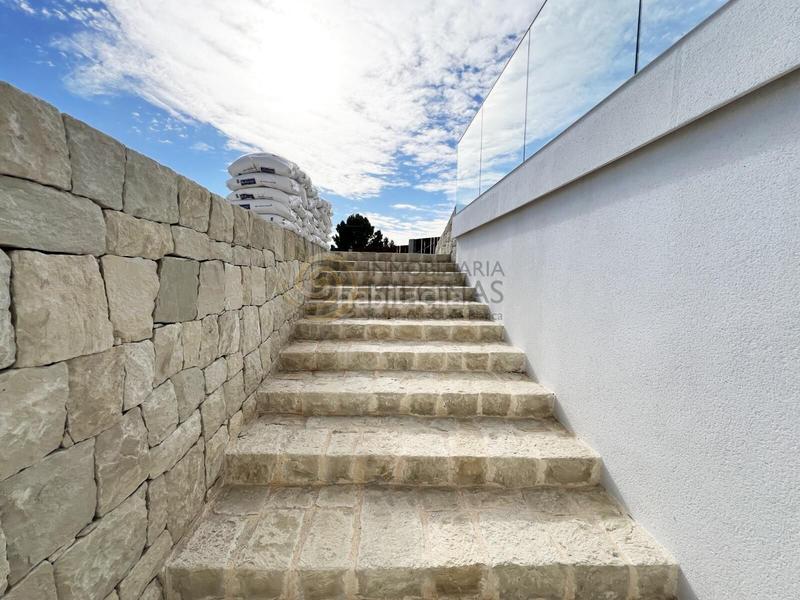 Foto c1e82fa2-f54d-4685-9102-fd6c1971e0c7. Xalet amb calefacció aparcament piscina a Urbanizaciones Benidorm