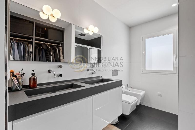 Foto 2d5027e8-8b77-4ed9-8174-5338f16ca0e4. Chalet con riscaldamento parcheggio piscina in Escandinavia-Cautivador Alfàs del Pi (l´)