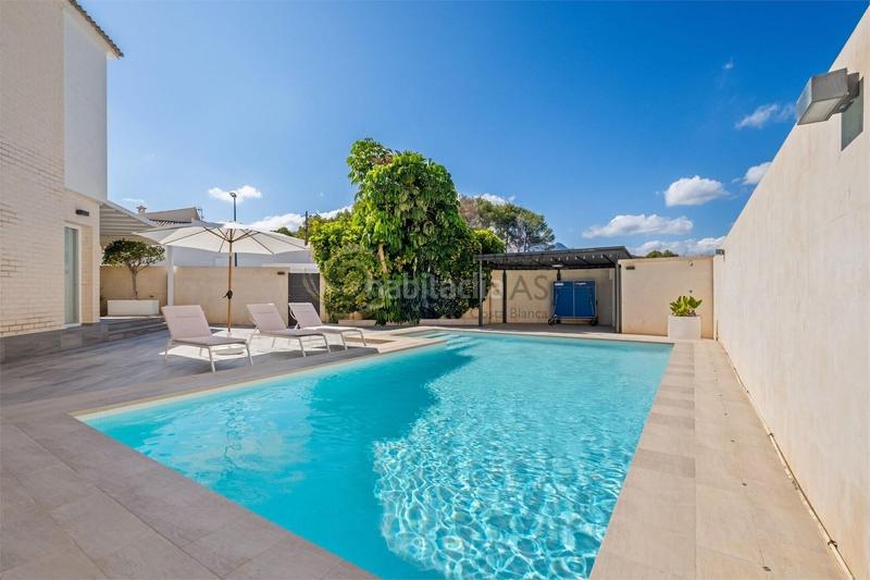 Foto 62f17de3-7b1b-41c2-b695-3d57bf78f8e4. Chalet con riscaldamento parcheggio piscina in Escandinavia-Cautivador Alfàs del Pi (l´)