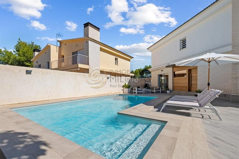 Foto 9f85a1d7-31de-46b0-a75c-93188f2f6168. Chalet con riscaldamento parcheggio piscina in Escandinavia-Cautivador Alfàs del Pi (l´)