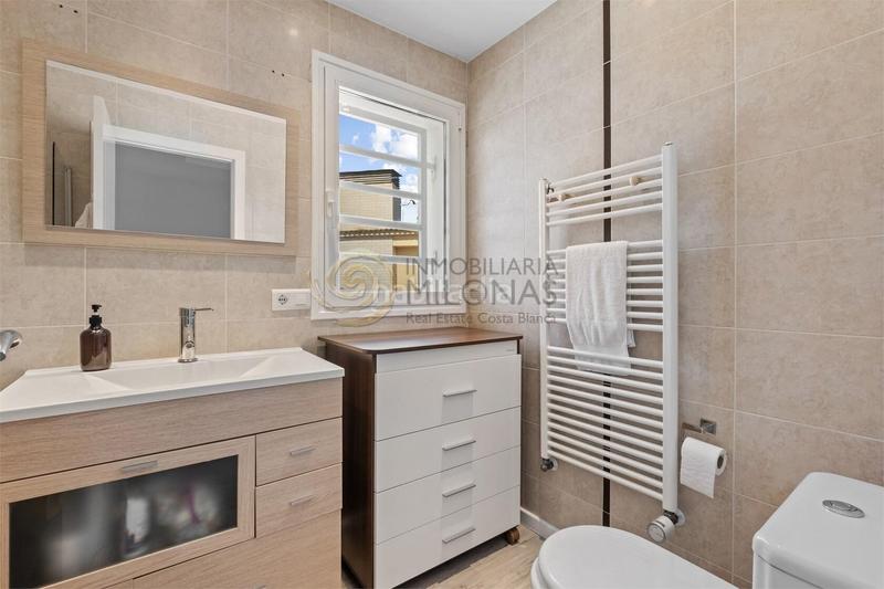 Foto dbc6ea4d-338b-4596-8d17-0a04e0c8339d. Chalet con riscaldamento parcheggio piscina in Escandinavia-Cautivador Alfàs del Pi (l´)