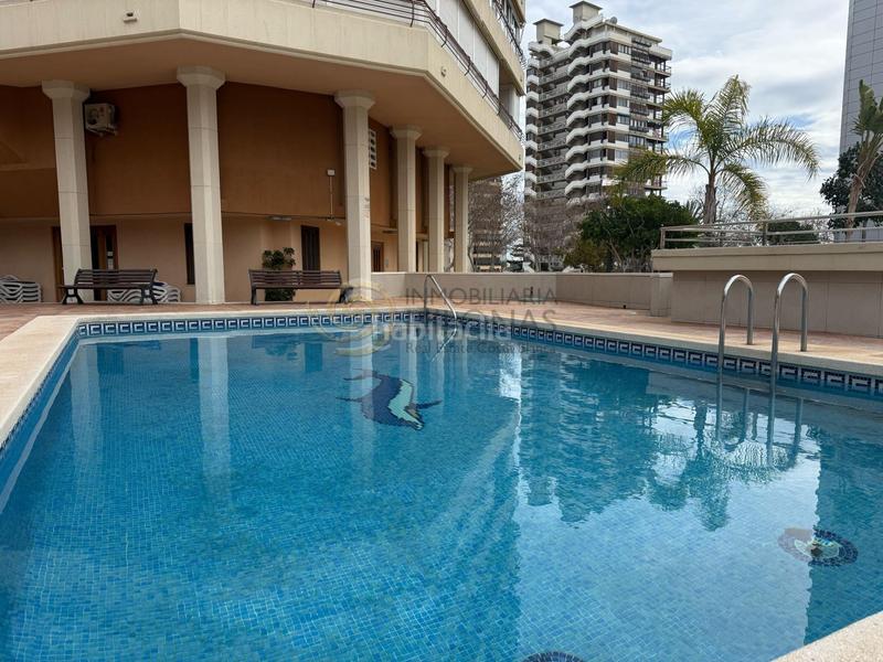 Foto ce18b5bc-1105-4eba-ae0e-661e564450da. Location appartement avec chauffage parking piscine dans Benidorm