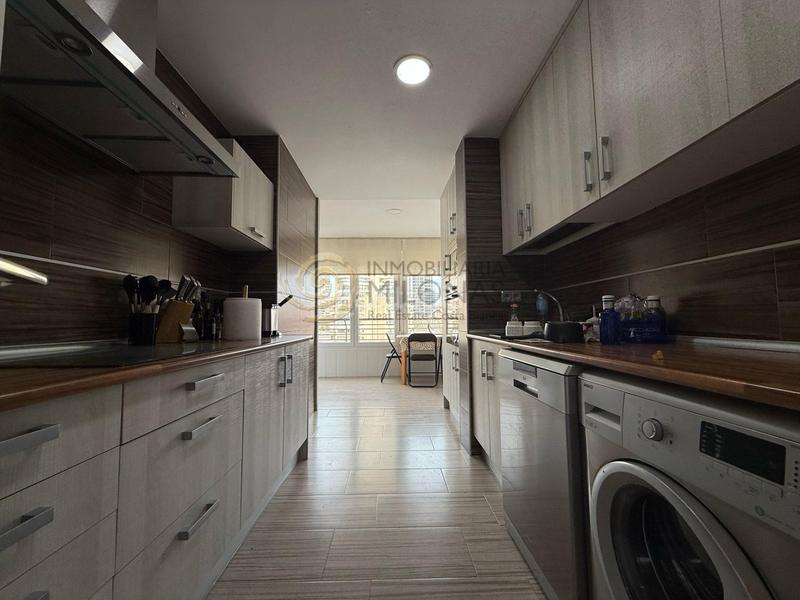 Foto d6b0995a-fee2-4517-99d2-f0ddd9c7364f. Rent flat with heating parking pool in Playa Levante Benidorm