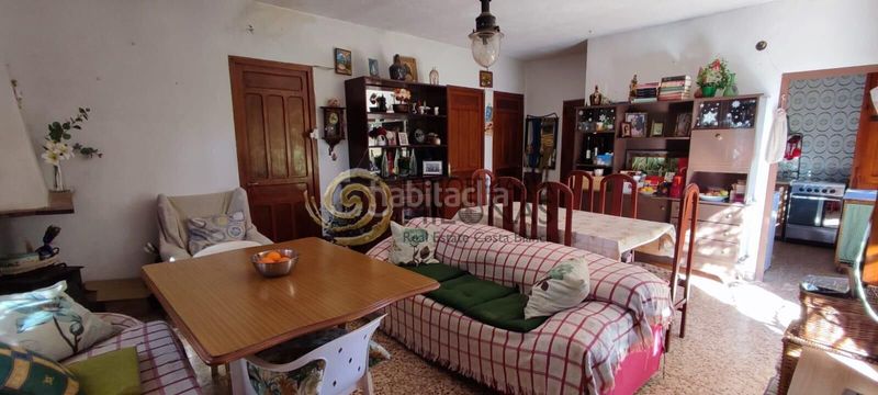 Foto 534e7126-01ac-48de-aed6-c1b49fc813f8. Casa amb aparcament a Playa Levante Benidorm