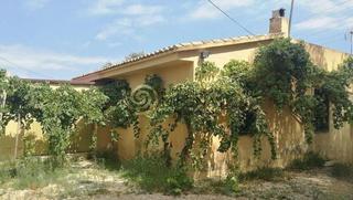 Casa a Playa Levante. Casa independiente con gran parcela en benidorm!