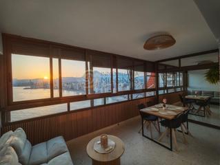 Apartament a Rincón Alto. Apartamento de diseño con vistas panorámicas a la bahía de benid